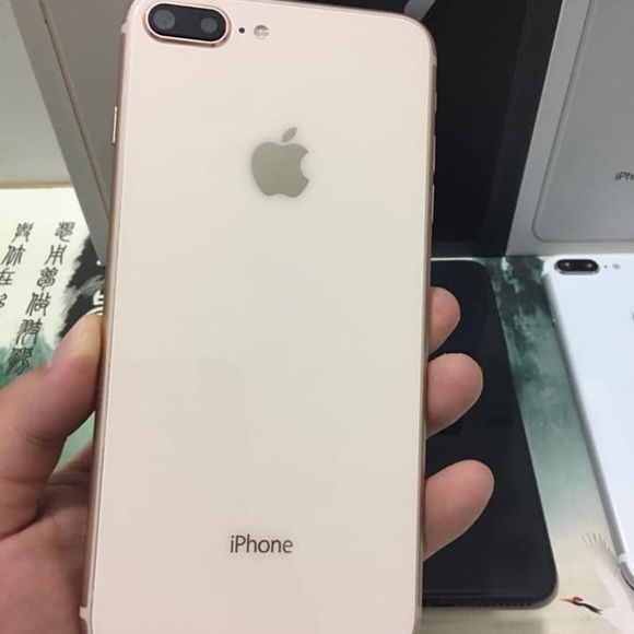 Unlocked iPhone 8 Plus - Picture 4 of 8